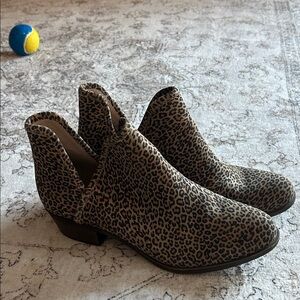 Leopard Print Ankle Boots Lucky Brand size 8-1/2 gently used